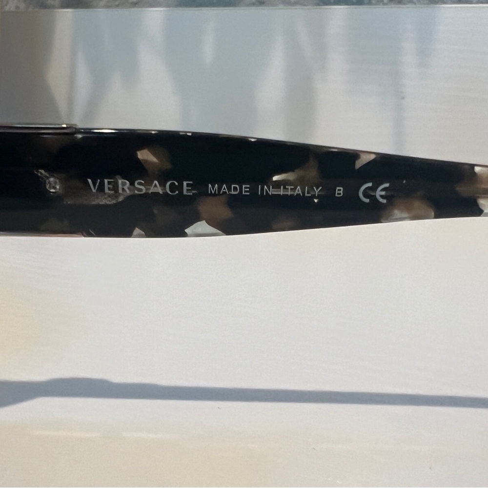 Versace Sunglasses Model 4190 - Picture 9 of 11
